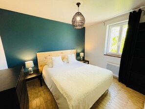 1 chambre, fer et planche Ă repasser, Wi-Fi gratuit, draps fournis