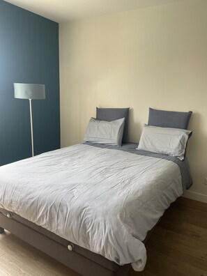 3 slaapkamers, een strijkplank/strijkijzer, gratis wifi