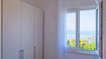 شقة (One Bedroom Apartment with Balcony an) | إطلالة الغرفة