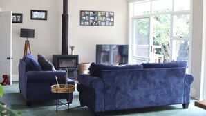 Unclassified image, 3 of 30, button - Tui Ridge Homestay (Waiterimu)