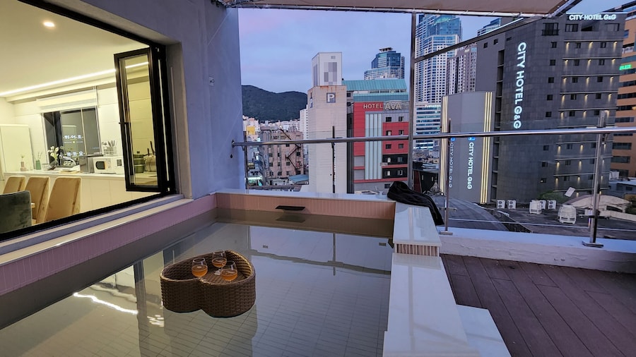 西面登瓦斯塔中央酒店