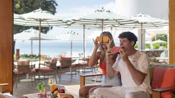 Café da manhã com buffet todos os dias (THB 550 por pessoa)