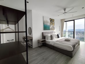 Deluxe Condo, 3 Bedrooms | 3 bedrooms, iron/ironing board, free WiFi, bed sheets