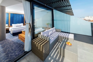 Ropa de cama de alta calidad y minibar