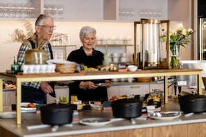 Free daily buffet breakfast - Skara Stadshotell (Skara)