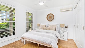 5 bedrooms, Internet, bed sheets