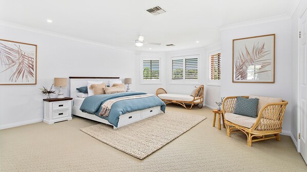 5 bedrooms, Internet, bed sheets