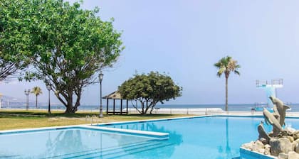 Castle Beach House. Luxury beachfront villa
