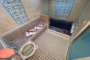 Standard Suite, 1 Bedroom, Balcony, Garden View | Bathroom | Bathtub, spring water bathtub, free toiletries, hair dryer - Arya Termal Otel- Halal Hotel (Ihsaniye)