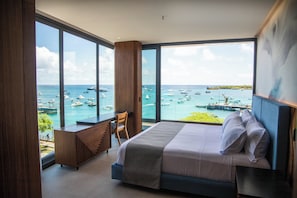 Suite, 1 King Bed (Kicker Rock) | Egyptian cotton sheets, premium bedding, minibar, desk