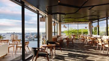 2 Restaurants, Frühstück, Mittagessen, Abendessen, lokale Küche