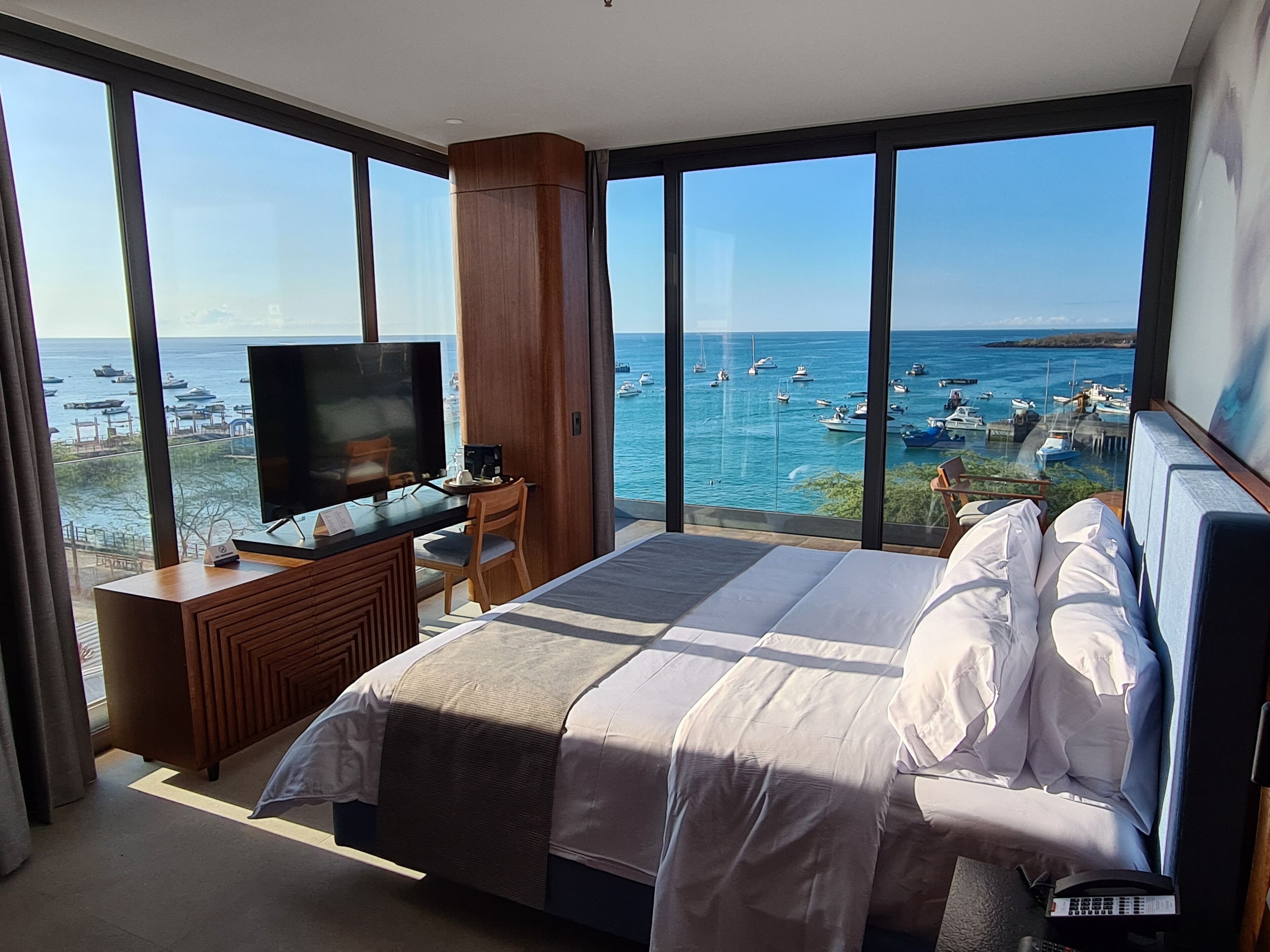 Suite, 1 chambre | Draps en coton égyptien, literie de qualité, minibar, bureau