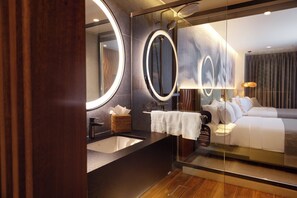Shower, rainfall showerhead, designer toiletries, hair dryer - Hotel Indigo Galapagos by IHG (Puerto Baquerizo Moreno)