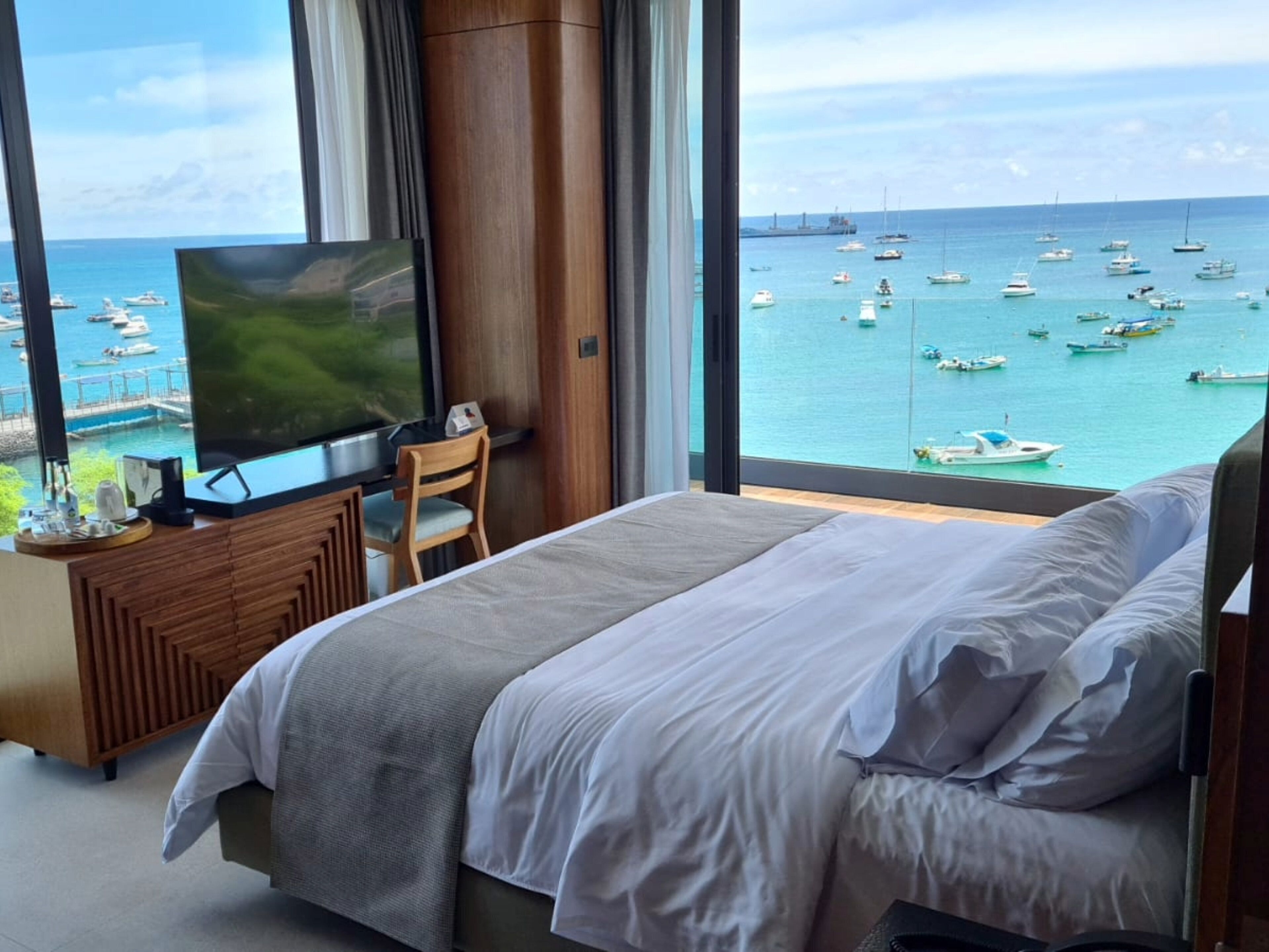 Suite, 1 habitación | Sábanas de algodón egipcio, ropa de cama de alta calidad, minibar