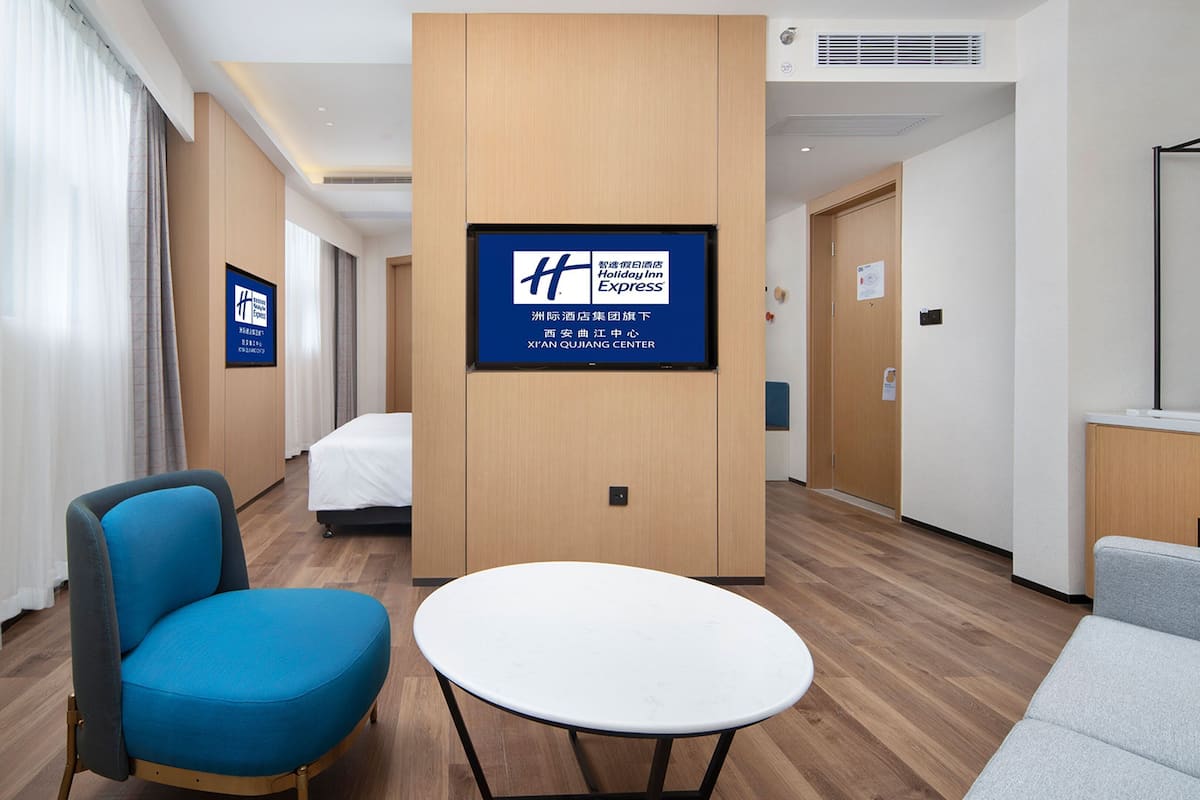 Suite, 1 Bedroom | Soundproofing, free WiFi, bed sheets
