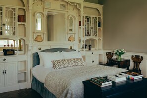 Mansion House | Free minibar, in-room safe, desk, laptop workspace - Oakley Court (Windsor)