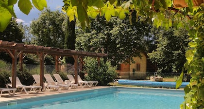 Three gîtes set in a large estate, around a 27° heated swimming pool.