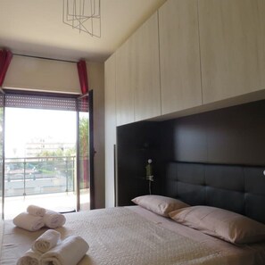 3 chambres, fer et planche à repasser, Wi-Fi gratuit, draps fournis