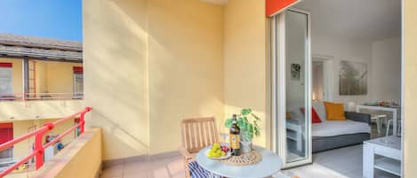 Family Apartment, Multiple Bedrooms (Central Love) | Terrace/patio