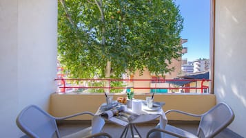 Familienapartment, Mehrere Schlafzimmer (Central Amor) | Terrasse/Patio