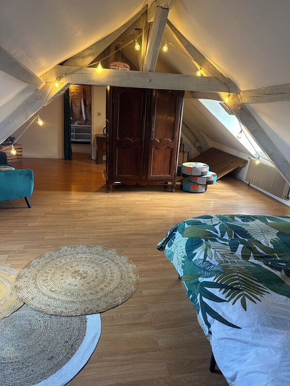 12 bedrooms, desk, iron/ironing board, travel cot