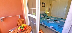 3 habitaciones, tabla de planchar con plancha, wifi y ropa de cama