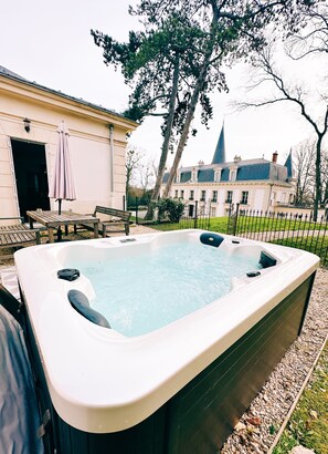 Suite estudio de lujo, 1 habitación, hidromasaje, en edificio contiguo | Ropa de cama de alta calidad y decoración personalizada