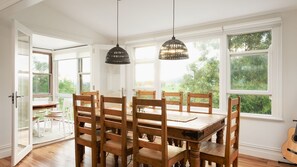 Dining - Yarrawong Farm, near Berry (Jaspers Brush)