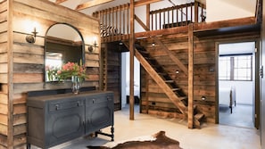 6 habitaciones, tabla de planchar con plancha y wifi gratis