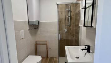 Bruser, bidet, Sæbe, Toiletpapir