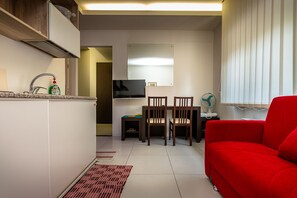 Comfort Quadruple Room, City View | Private kitchen - Pasta residence italia (Gallarate)