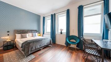Comfort Studio Apartment | Individuell dekoriert, individuell eingerichtet, Schreibtisch