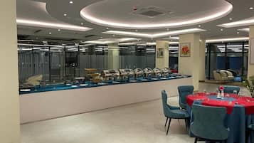 Free daily buffet breakfast