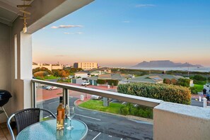 Apartment (2 Bedrooms) | Front of property
