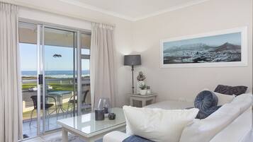 Apartment (2 Bedrooms) | Front of property