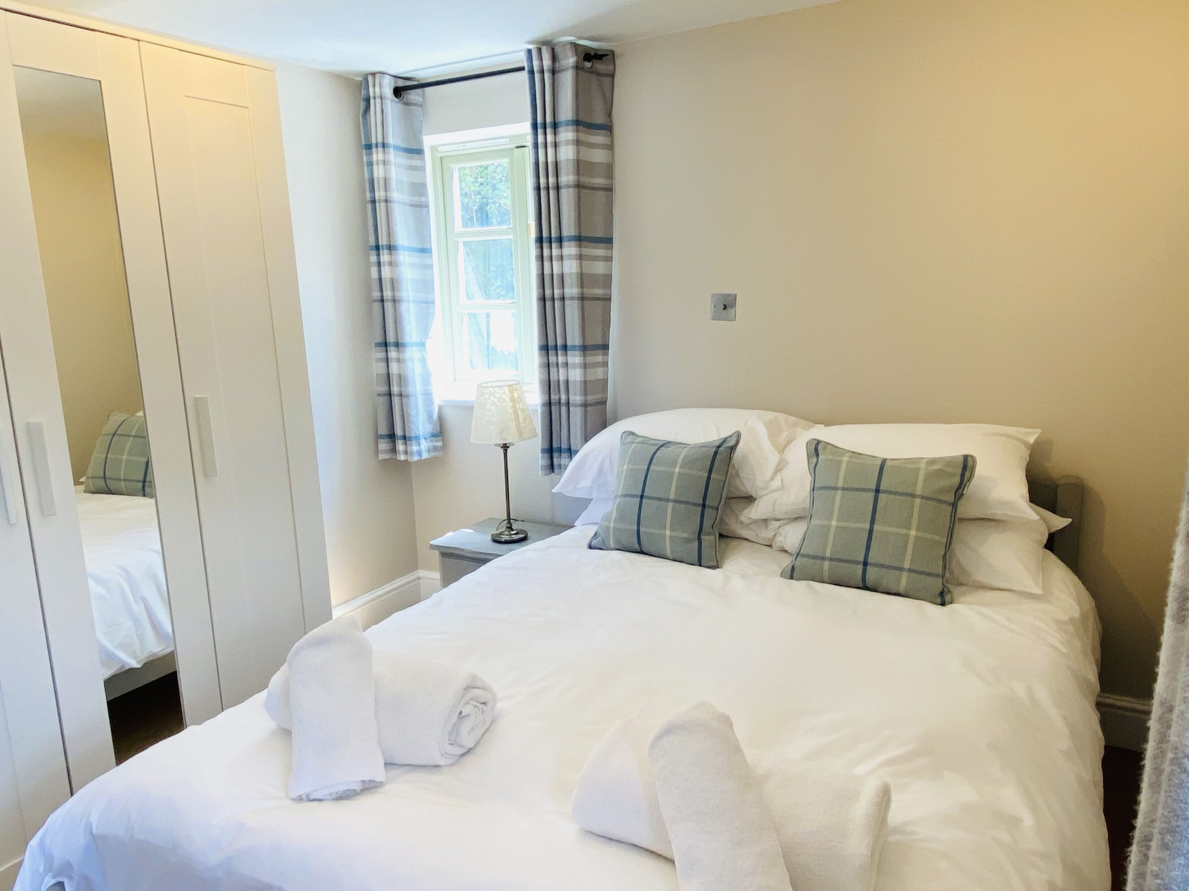 2 bedrooms, iron/ironing board, travel cot, free WiFi