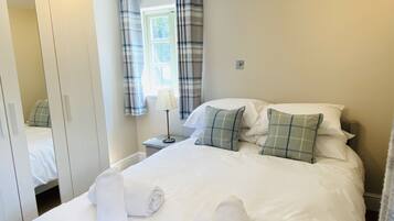 2 bedrooms, iron/ironing board, travel cot, free WiFi