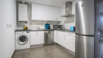 Refrigerador, microondas, horno, lavavajillas