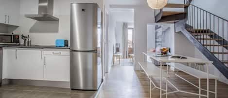 Fridge, microwave, oven, dishwasher