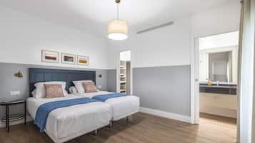 4 habitaciones, tabla de planchar con plancha, wifi y ropa de cama