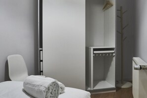 1 dormitori, wifi i roba de llit