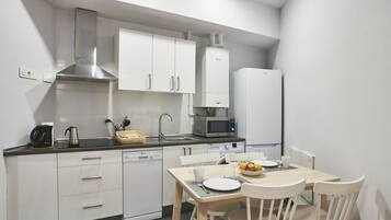 Frigorifero, microonde, forno, lavastoviglie