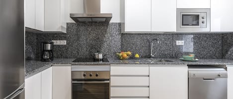 Micro-ondas, fogão, cooktop, lava-louças