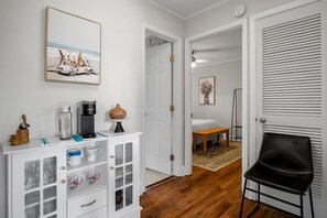 Interior - Charming 2BR condo in Sunset Beach, perfect for 6 guests. Enjoy the patio! (Sunset Beach)