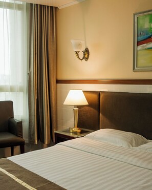 Superior Room | Hypo-allergenic bedding, in-room safe, desk, laptop workspace