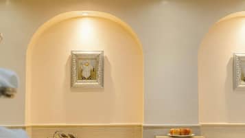 Daily buffet breakfast (USD 20 per person)