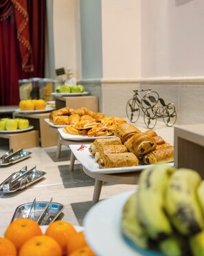 Daily buffet breakfast (USD 20 per person)