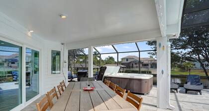 Manor on the Canal/Luxury Oasis/Pool-Hot Tub-Dock