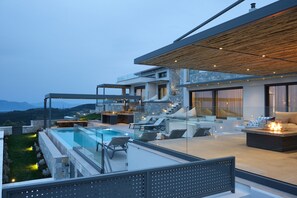 Piscine extérieure, piscine chauffée