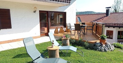 Vacation apartment (80 m²) with wonderful panoramic view between Schliersee and Tegernsee